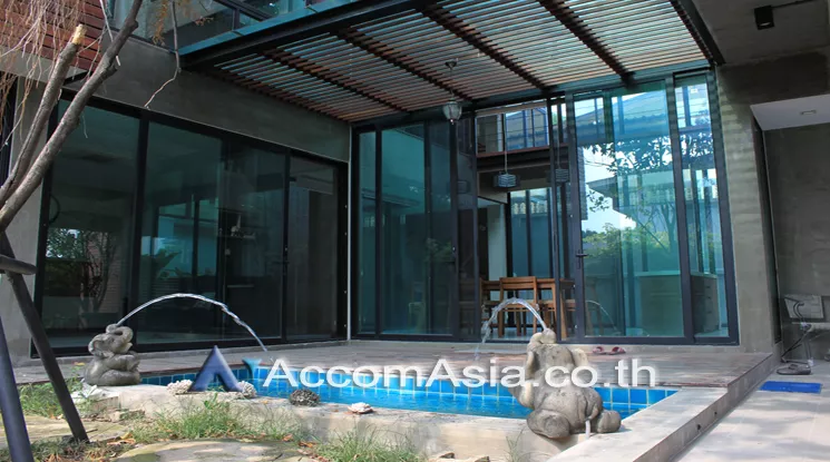  4 Bedrooms  House For Sale in Phaholyothin, Bangkok  near BTS Ari (AA22455)