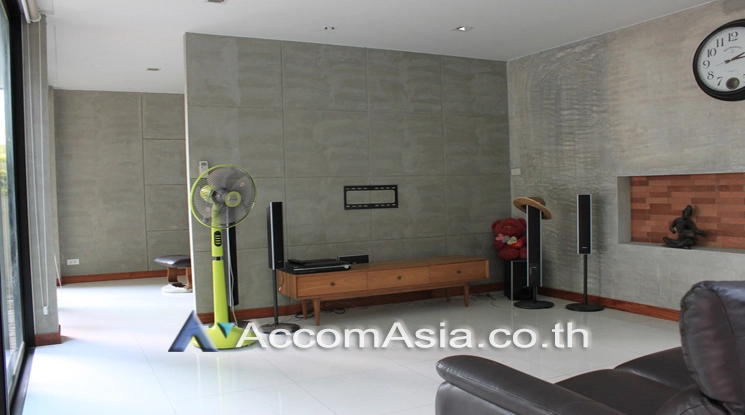 5  4 br House For Sale in Phaholyothin ,Bangkok BTS Ari AA22455