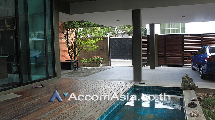 9  4 br House For Sale in Phaholyothin ,Bangkok BTS Ari AA22455