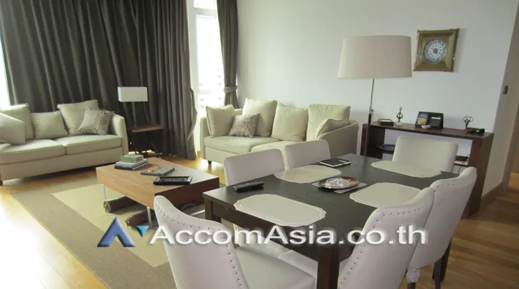 unit 2 Bedrooms  Condominium For Rent in Phaholyothin, Bangkok  near BTS Ari (AA22459)