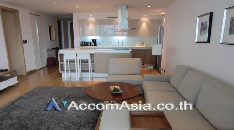 unit 2 Bedrooms  Condominium For Rent in Phaholyothin, Bangkok  near BTS Ari (AA22461)