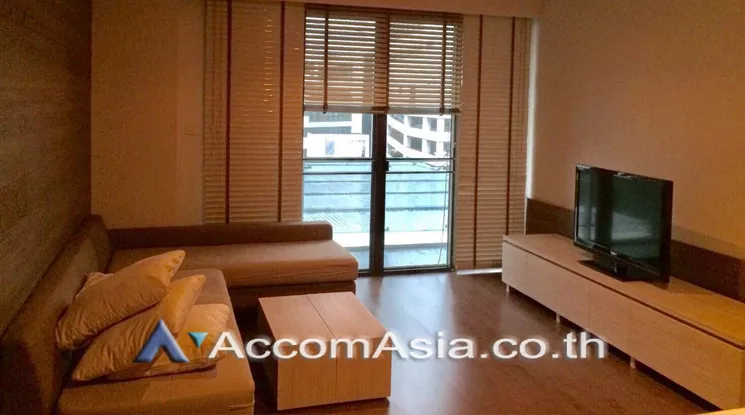  2 Bedrooms  Condominium For Sale in Sukhumvit, Bangkok  near BTS Ekkamai (AA22500)