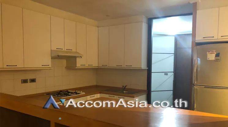  2 Bedrooms  Apartment For Rent in Phaholyothin, Bangkok  near BTS Ari (AA31464)