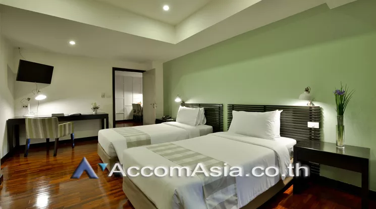 Duplex Condo |  2 Bedrooms  Apartment For Rent in Phaholyothin, Bangkok  near BTS Chong Nonsi (AA31626)