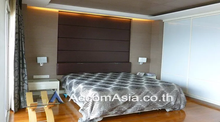  1  3 br Condominium For Rent in Charoennakorn ,Bangkok BTS Krung Thon Buri at Saichol Mansion AA22535