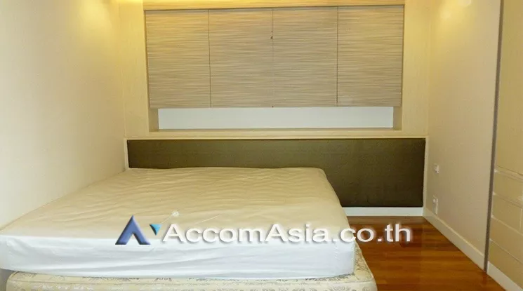 11  3 br Condominium For Rent in Charoennakorn ,Bangkok BTS Krung Thon Buri at Saichol Mansion AA22535