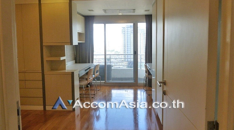 12  3 br Condominium For Rent in Charoen Nakhon ,Bangkok BTS Krung Thon Buri at Saichol Mansion AA22535