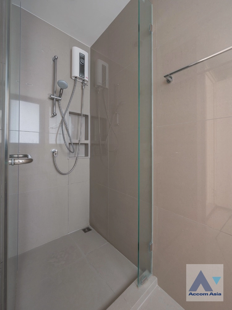 12  2 br Condominium For Sale in Sukhumvit ,Bangkok BTS Ekkamai at Rhythm Sukhumvit 42 AA22557