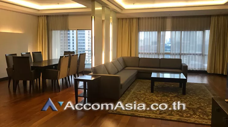  4 Bedrooms  Apartment For Rent in Ploenchit, Bangkok  near BTS Ploenchit (AA22566)