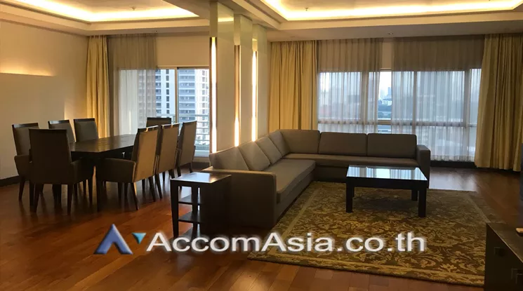 unit 4 Bedrooms  Apartment For Rent in Ploenchit, Bangkok  near BTS Ploenchit (AA22566)