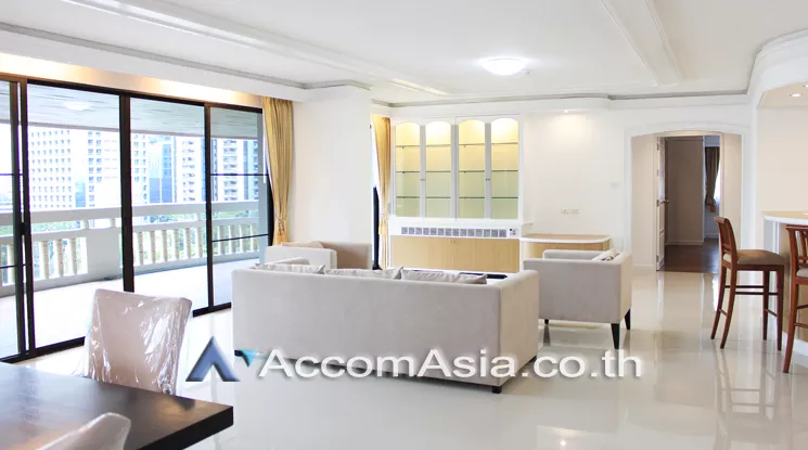  3 Bedrooms  Apartment For Rent in Ploenchit, Bangkok  near BTS Ratchadamri (AA22584)