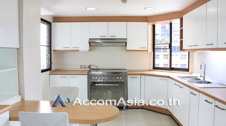 4  3 br Apartment For Rent in Ploenchit ,Bangkok BTS Ratchadamri at High rise and Peaceful AA22584