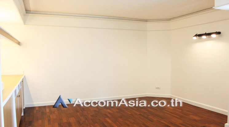 8  3 br Apartment for rent and sale in Ploenchit ,Bangkok BTS Ratchadamri at High rise and Peaceful AA22584