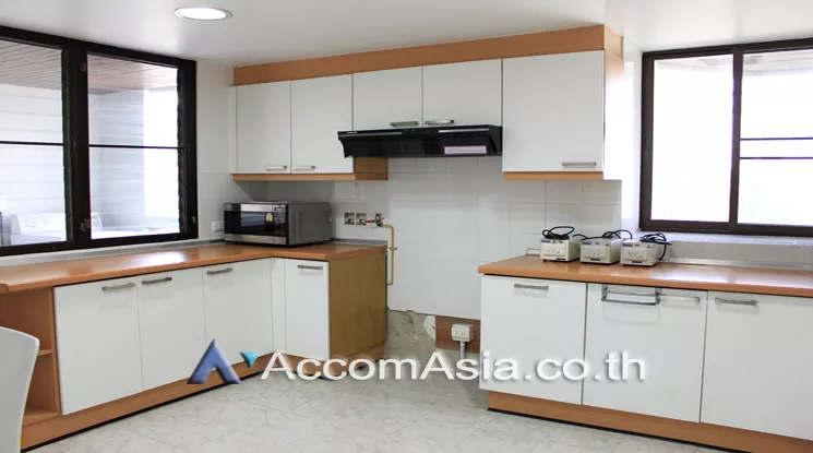  1  2 br Apartment For Rent in Ploenchit ,Bangkok BTS Ratchadamri at High rise and Peaceful AA22585