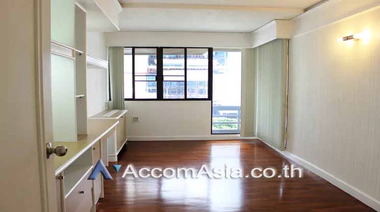 6  2 br Apartment For Rent in Ploenchit ,Bangkok BTS Ratchadamri at High rise and Peaceful AA22585