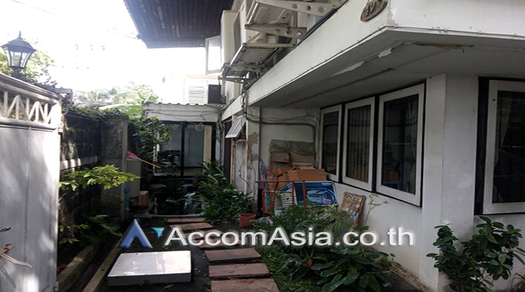  2  3 br House For Rent in Sukhumvit ,Bangkok BTS Phrom Phong AA22591