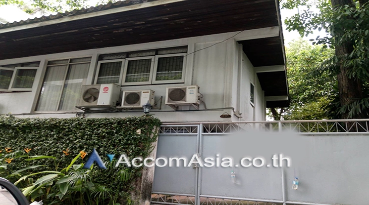 Home Office |  3 Bedrooms  House For Rent in Sukhumvit, Bangkok  near BTS Phrom Phong (AA22591)