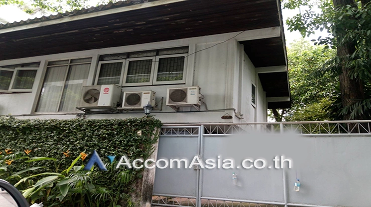  1  3 br House For Rent in Sukhumvit ,Bangkok BTS Phrom Phong AA22591