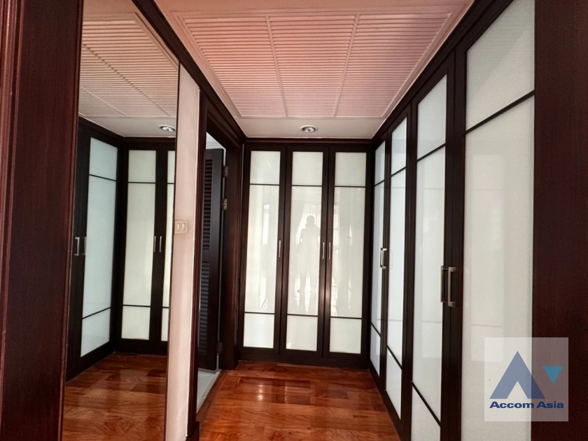 19  3 br Apartment For Rent in Sukhumvit ,Bangkok BTS Asok - MRT Sukhumvit at Warm Family Atmosphere 2016801