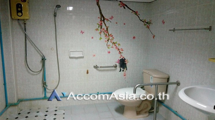 4  2 br Townhouse For Rent in Sathorn ,Bangkok BTS Chong Nonsi AA22624