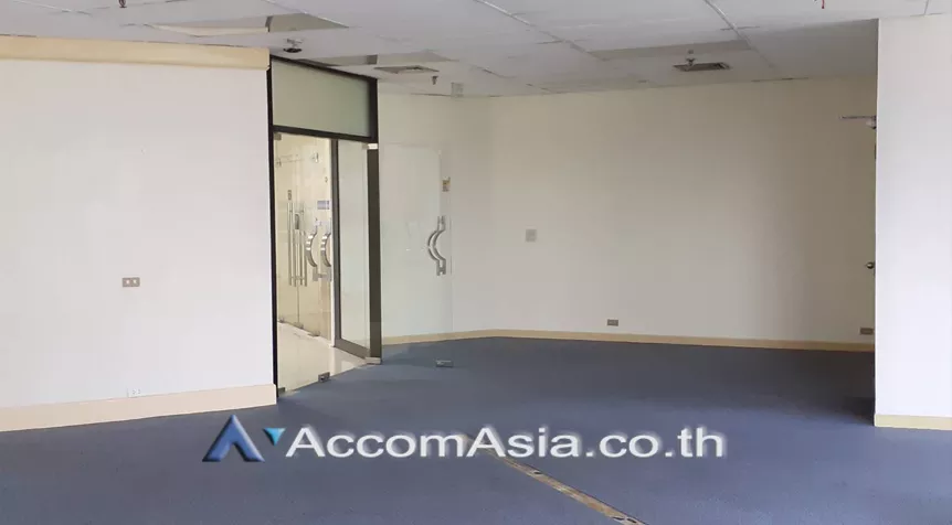  2  Office Space for rent and sale in Silom ,Bangkok BTS Sala Daeng - MRT Silom at Charn Issara Tower 1 AA22645