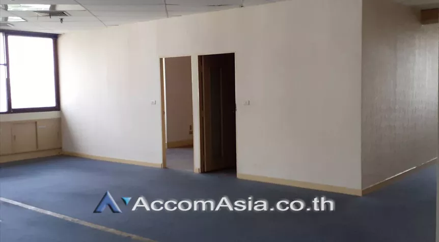 unit Office space For Rent & Sale in Silom, Bangkok  near BTS Sala Daeng - MRT Silom (AA22645)