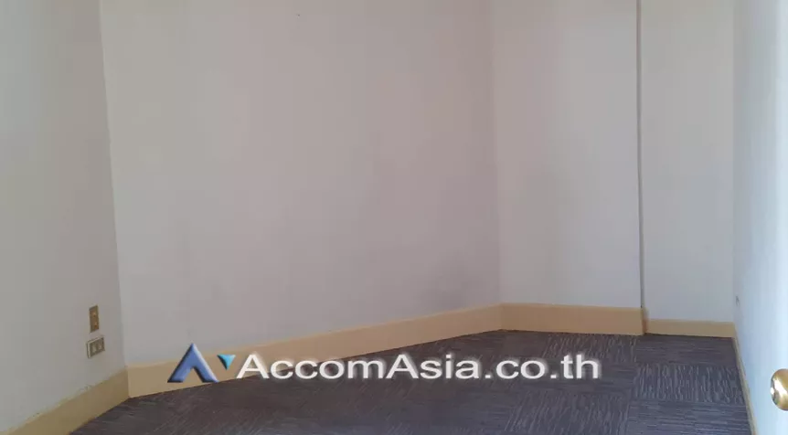 unit Office space For Rent & Sale in Silom, Bangkok  near BTS Sala Daeng - MRT Silom (AA22645)