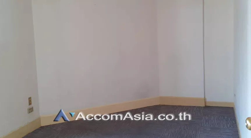  1  Office Space for rent and sale in Silom ,Bangkok BTS Sala Daeng - MRT Silom at Charn Issara Tower 1 AA22645