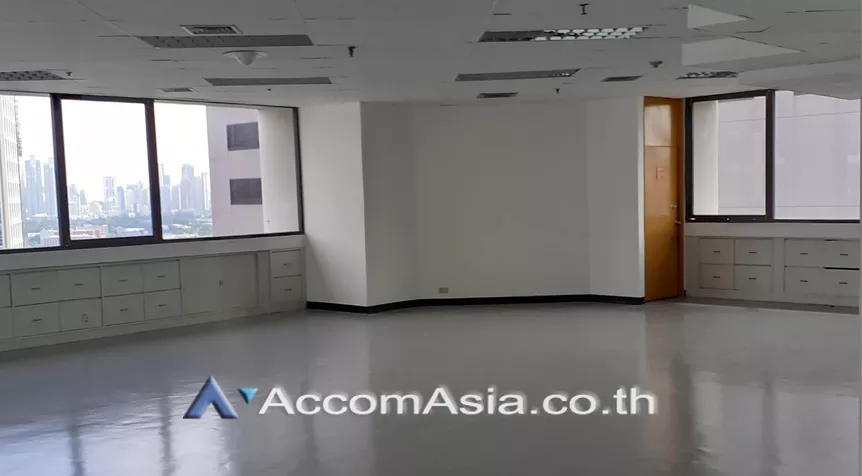  1  Office Space For Rent in Silom ,Bangkok BTS Sala Daeng - MRT Silom at Charn Issara Tower 1 AA22646