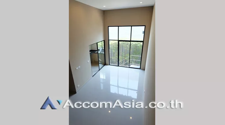 Pet friendly |  3 Bedrooms  Townhouse For Sale in Sathorn, Bangkok  (AA22665)