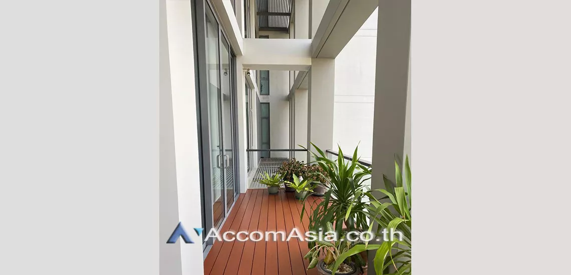 Duplex Condo |  3 Bedrooms  Condominium For Rent in Sathorn, Bangkok  near BTS Chong Nonsi - MRT Lumphini (AA22687)