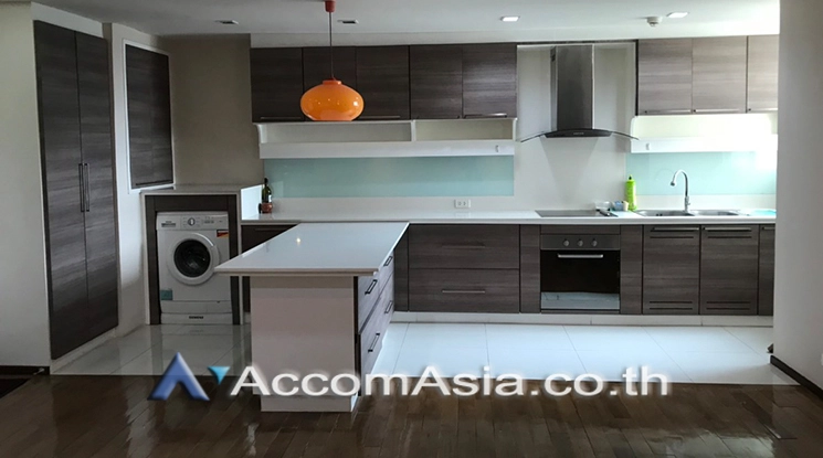 unit 2 Bedrooms  Condominium For Sale in Sukhumvit, Bangkok  near BTS Ekkamai (AA22703)