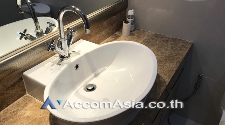 6  2 br Condominium For Sale in Sukhumvit ,Bangkok BTS Ekkamai at Tai Ping Tower AA22703