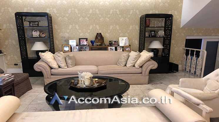  2  4 br Townhouse For Rent in Ploenchit ,Bangkok BTS Chitlom AA22708