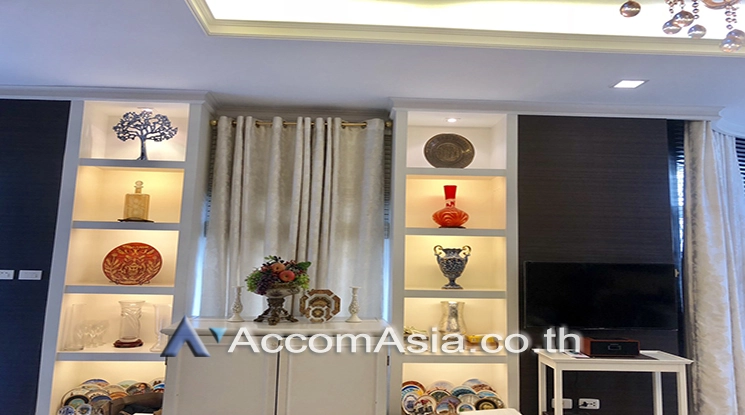  1  4 br Townhouse For Rent in Ploenchit ,Bangkok BTS Chitlom AA22708