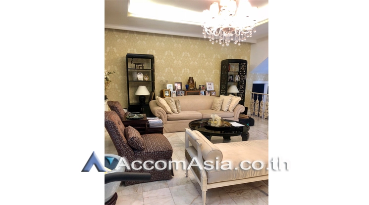 4  4 br Townhouse For Rent in Ploenchit ,Bangkok BTS Chitlom AA22708
