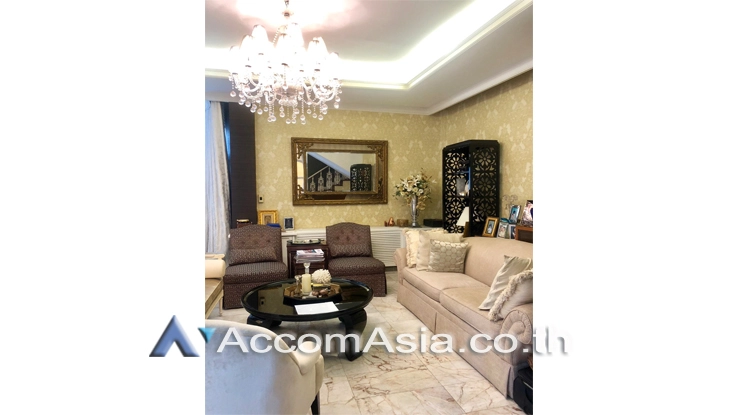 5  4 br Townhouse For Rent in Ploenchit ,Bangkok BTS Chitlom AA22708