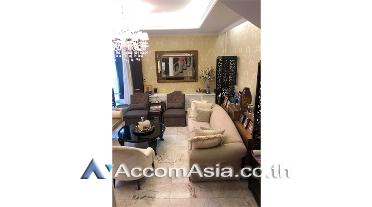 6  4 br Townhouse For Rent in Ploenchit ,Bangkok BTS Chitlom AA22708