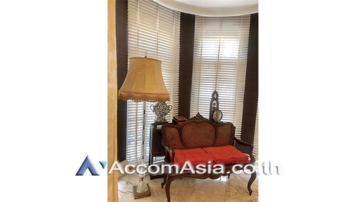 8  4 br Townhouse For Rent in Ploenchit ,Bangkok BTS Chitlom AA22708