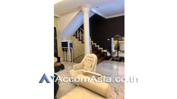9  4 br Townhouse For Rent in Ploenchit ,Bangkok BTS Chitlom AA22708