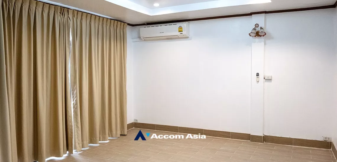 9  3 br Townhouse for rent and sale in Sukhumvit ,Bangkok BTS Phra khanong AA22720