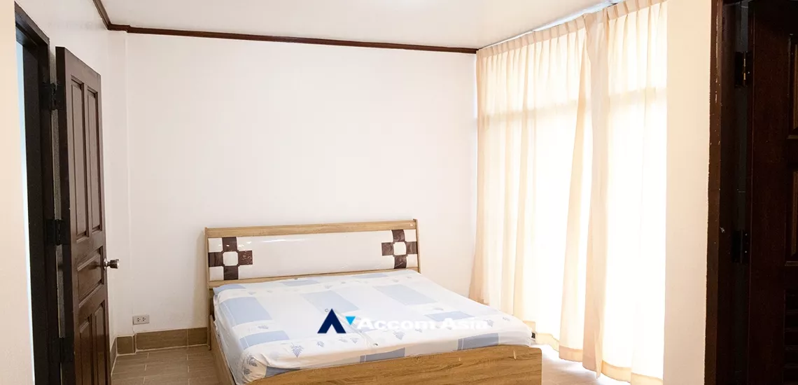 7  3 br Townhouse for rent and sale in Sukhumvit ,Bangkok BTS Phra khanong AA22720