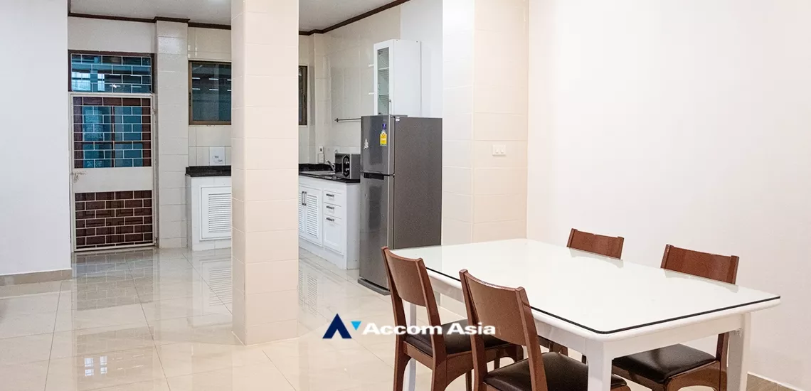 Home Office |  3 Bedrooms  Townhouse For Rent in Sukhumvit, Bangkok  near BTS Phra khanong (AA22720)