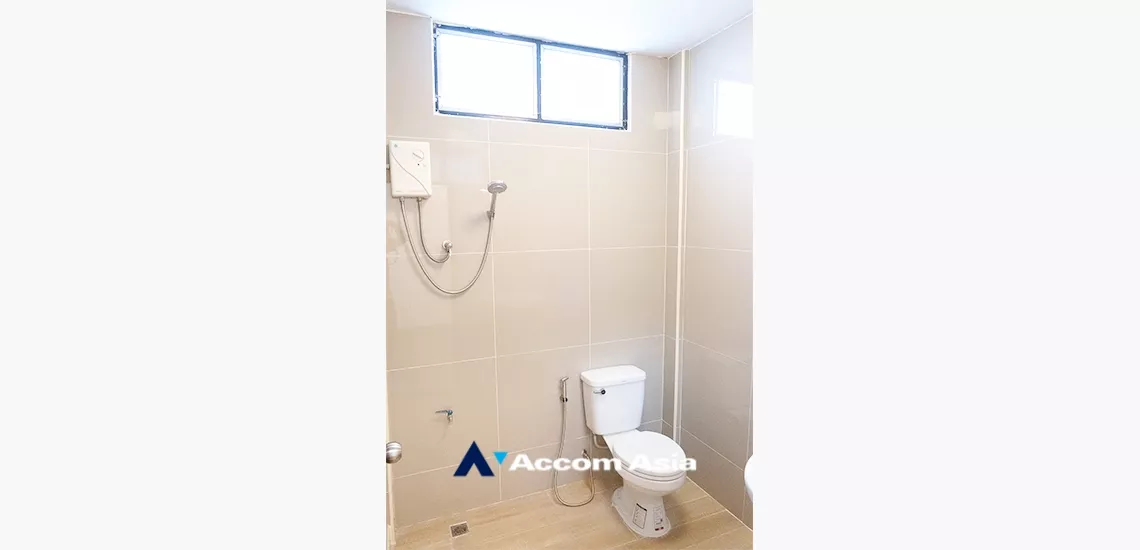 12  3 br Townhouse for rent and sale in Sukhumvit ,Bangkok BTS Phra khanong AA22720