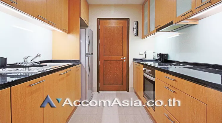  2 Bedrooms  Condominium For Rent in Sathorn, Bangkok  near BTS Chong Nonsi (AA22721)