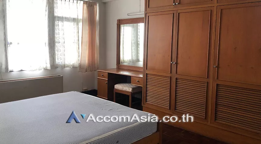4  3 br Apartment For Rent in Sukhumvit ,Bangkok BTS Phrom Phong at Living with Private Environment   AA22728