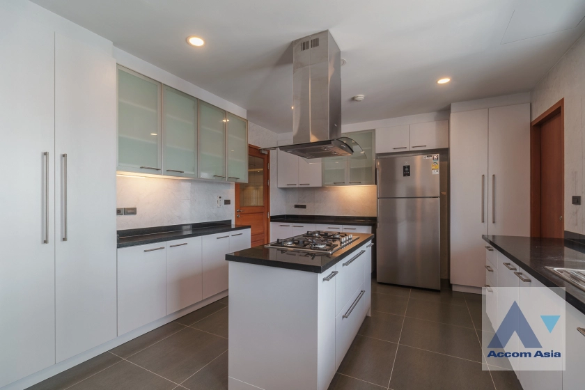 8  4 br Apartment For Rent in Sukhumvit ,Bangkok BTS Nana at Fully Furnished Apartment, Only 2 mins walk to BTS AA22746