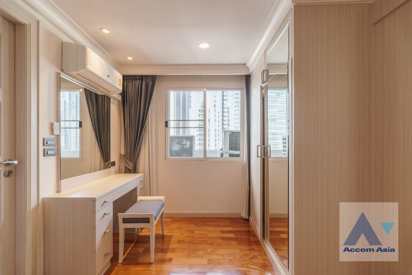 17  4 br Apartment For Rent in Sukhumvit ,Bangkok BTS Nana at Fully Furnished Apartment, Only 2 mins walk to BTS AA22746