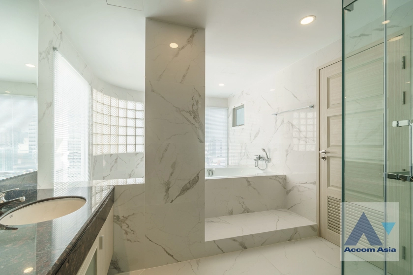 20  4 br Apartment For Rent in Sukhumvit ,Bangkok BTS Nana at Fully Furnished Apartment, Only 2 mins walk to BTS AA22746