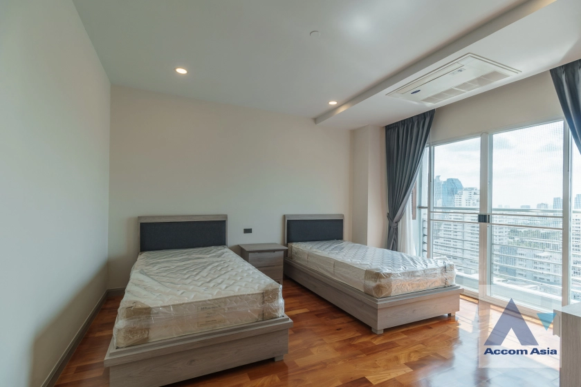 23  4 br Apartment For Rent in Sukhumvit ,Bangkok BTS Nana at Fully Furnished Apartment, Only 2 mins walk to BTS AA22746
